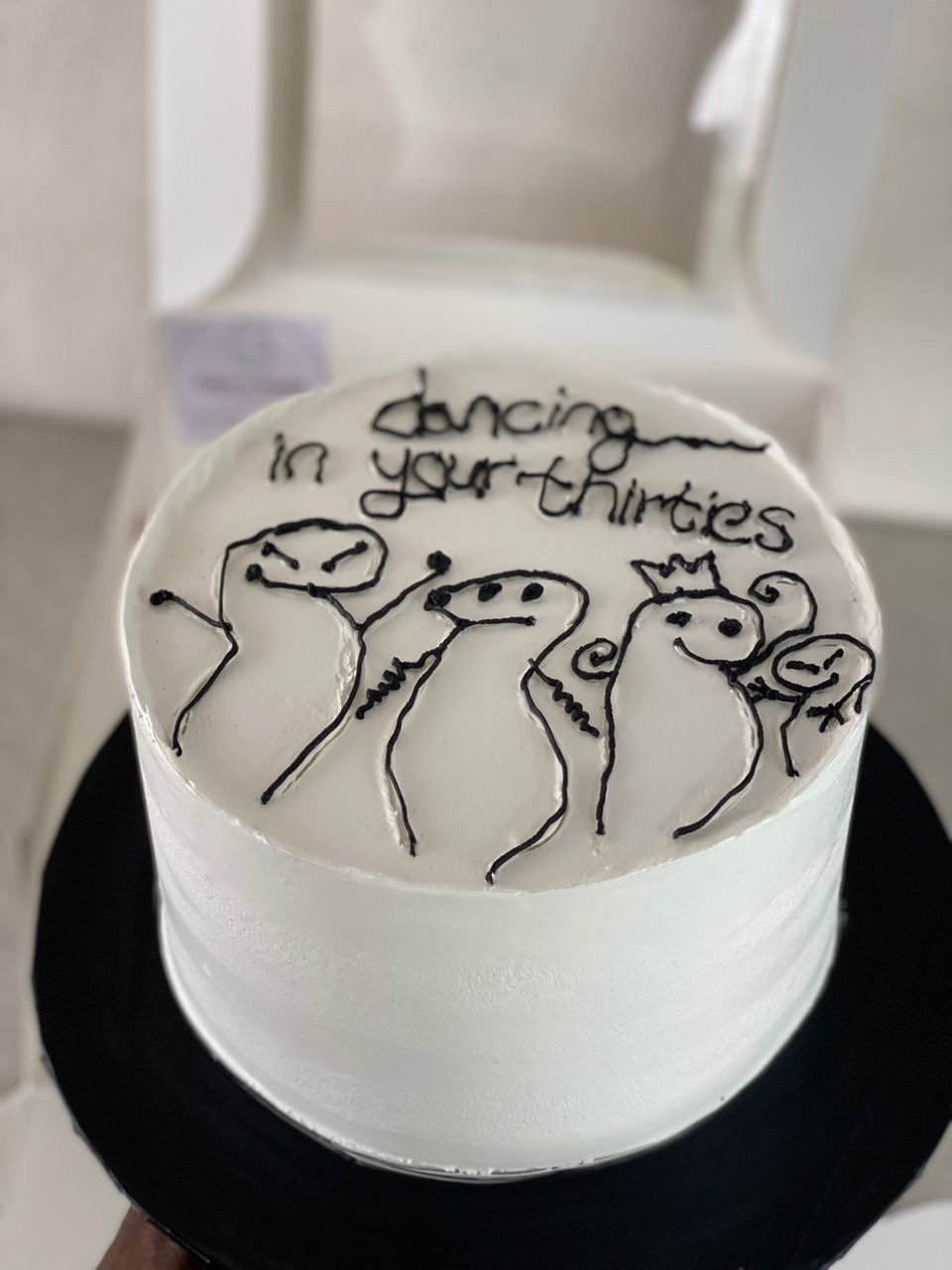 8 inches  2 Layers Whipped cream Cake    _1
