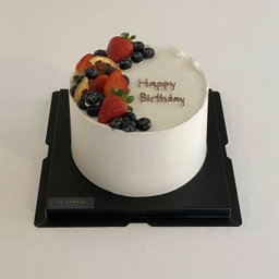8 inches  2 Layers Whipped cream Cake    