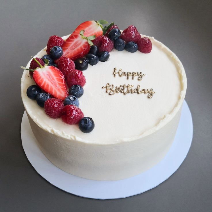 8 inches  2 Layers Whipped cream Cake    