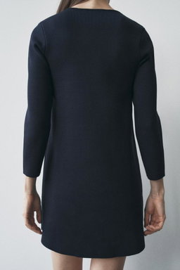 Robe noire tendance luxe zara