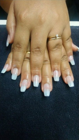 Pose capsules: Gel, Acrylique, Porcelaine 