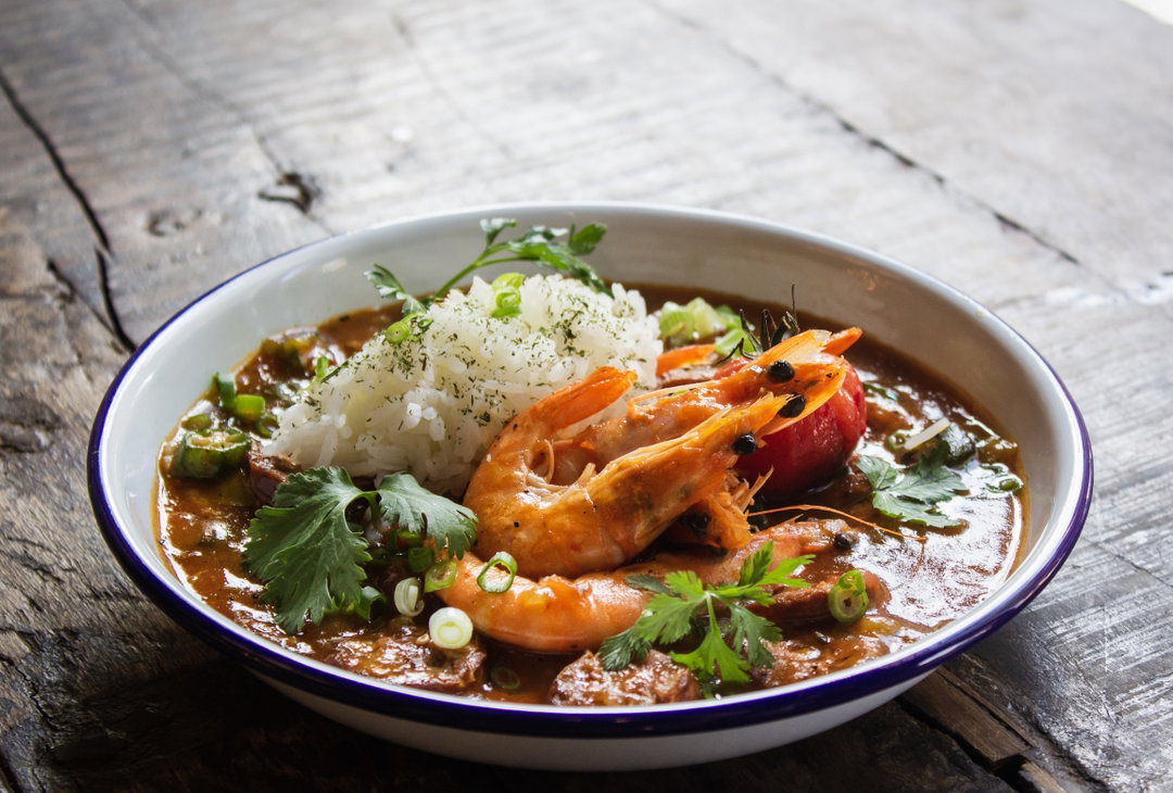 Mild prawn curry with basmati rice and steamed broccoli // Mildes Garnelencurry mit Basmatireis und gedünstetem Brokkoli