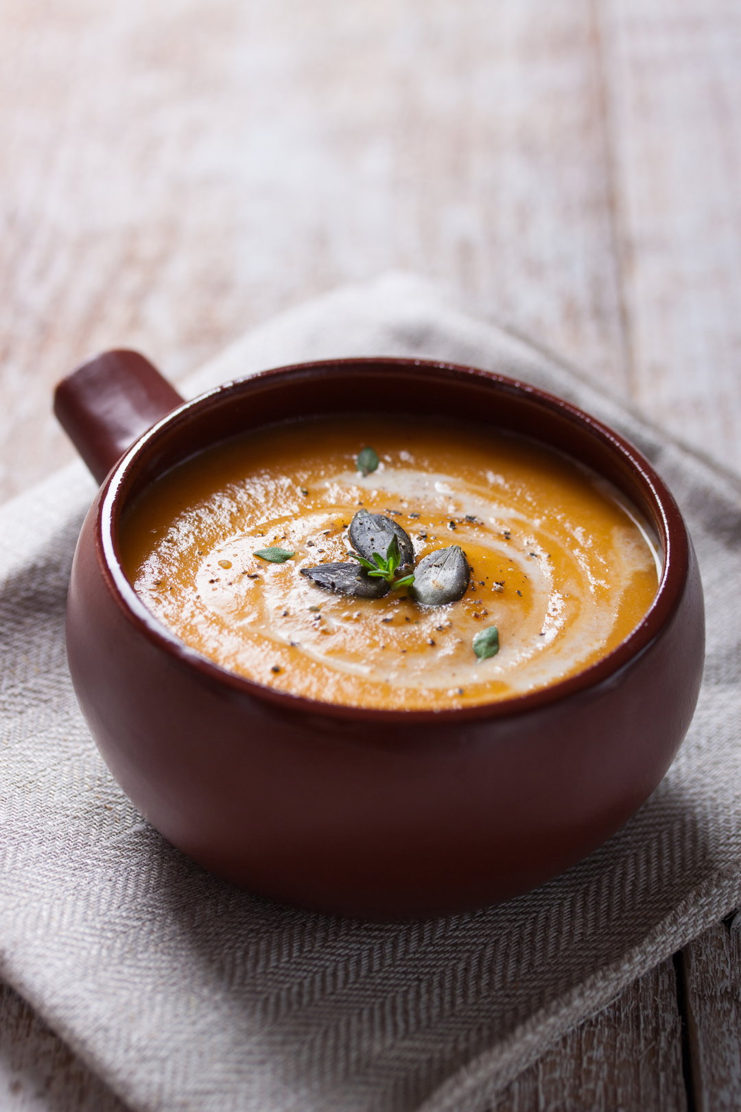 Roasted butternut squash soup // Gebratene Butternusskürbis-Suppe