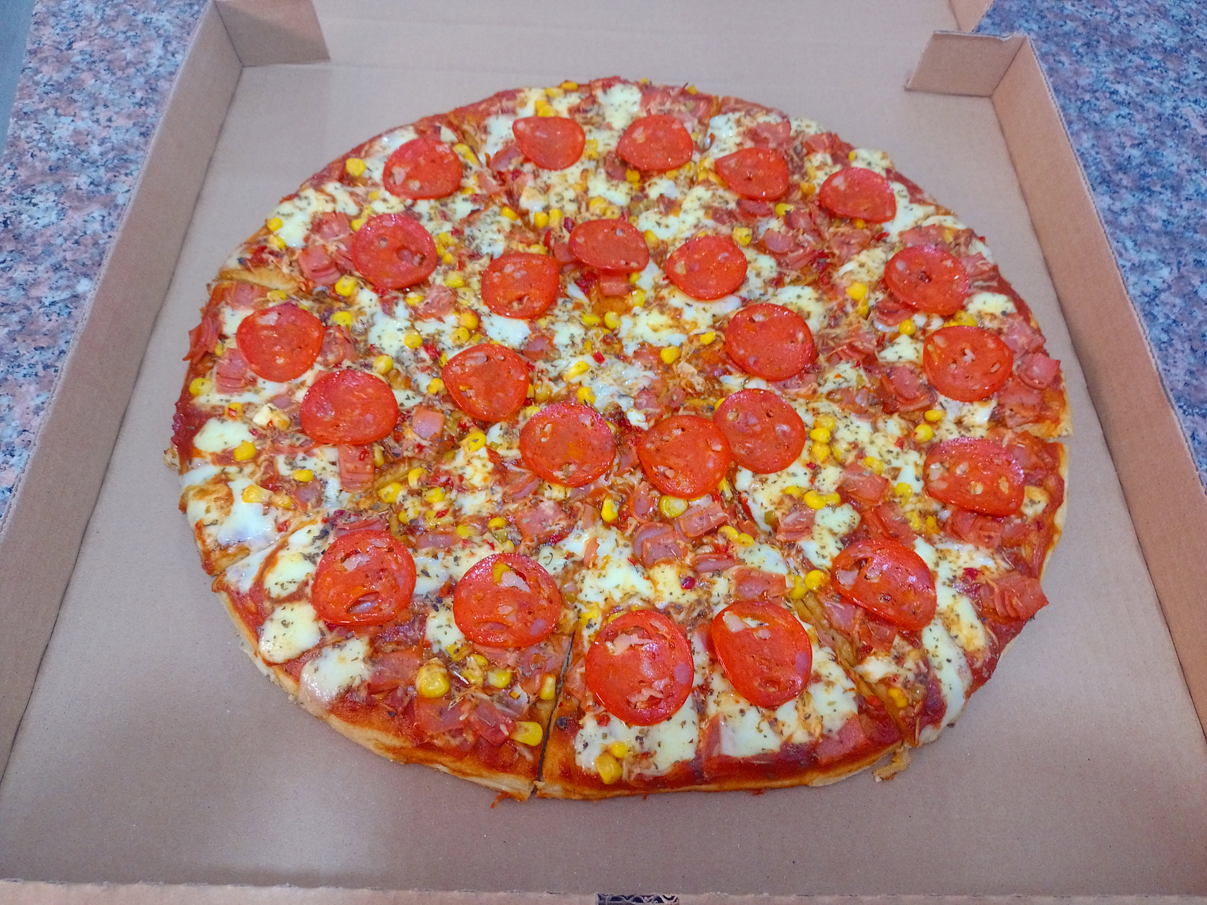 Pepperoni Pizza - Familiar 14"_1