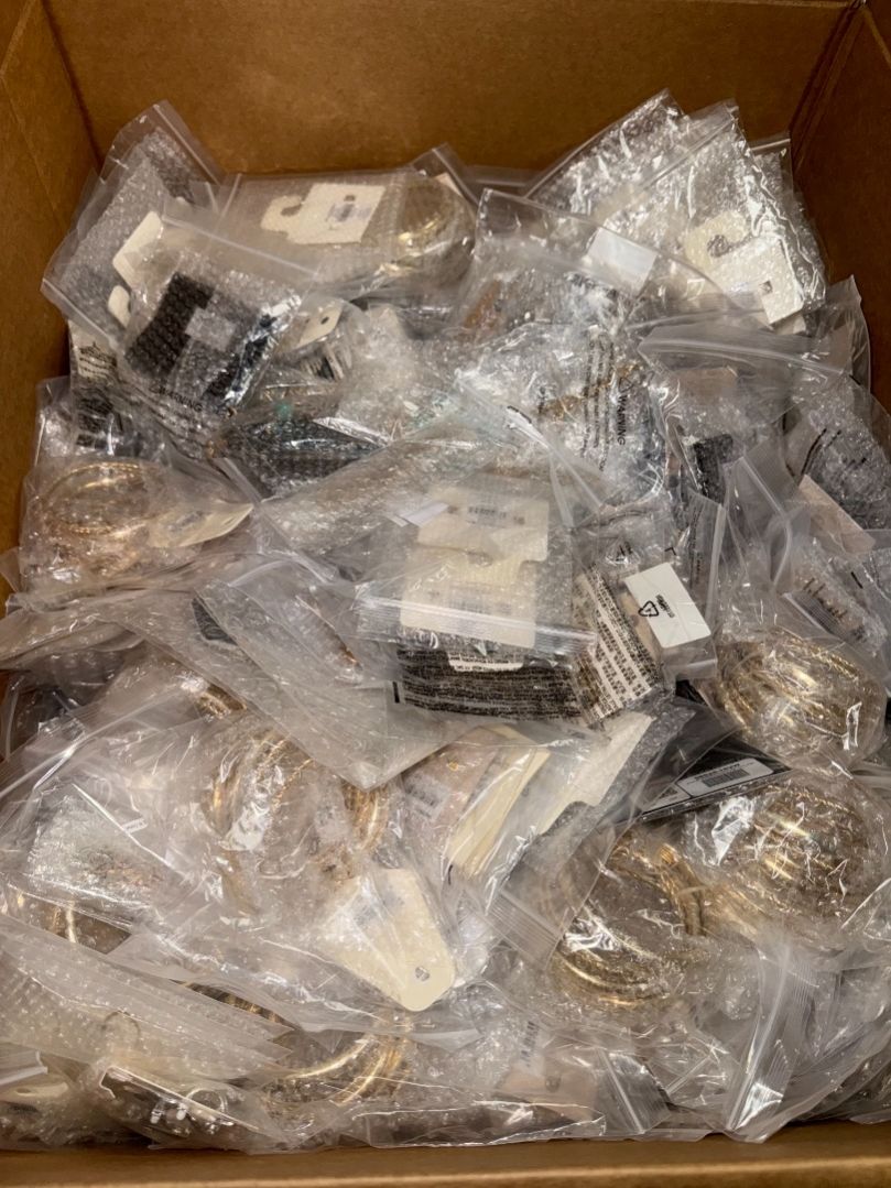 Unmanifested New Overstock Assorted Jewelry Case Packs_14