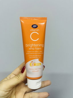 Boots Brightening Whip Foam