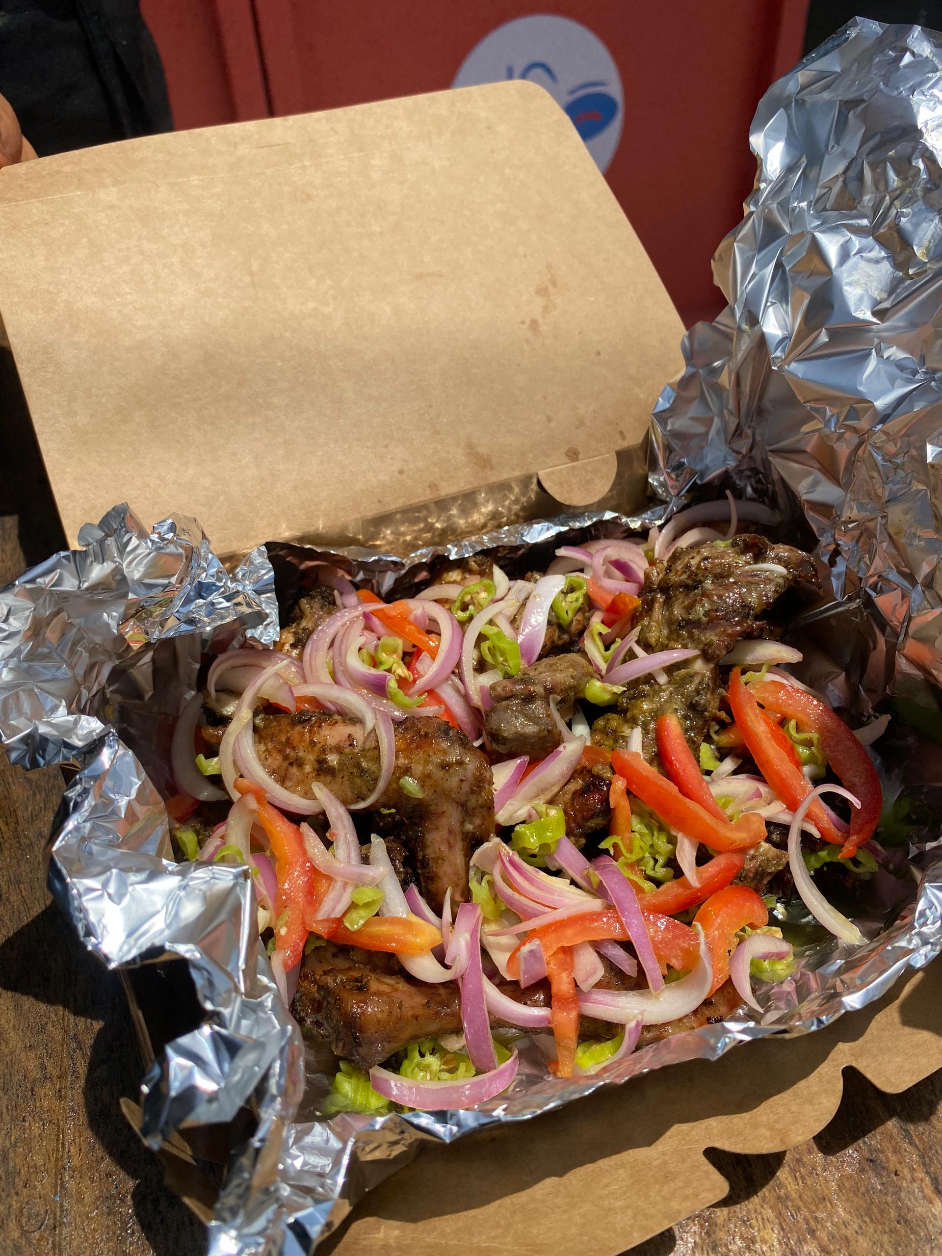 FULL CHICKEN BOX (Poulet braisé/pané entier)_0