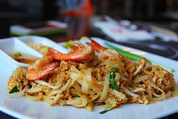 Pad Thai ( ผัดไทย )