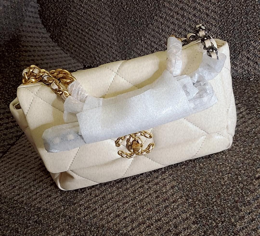 Chanel White Quilted Leather Small 19 Flap Bag_0