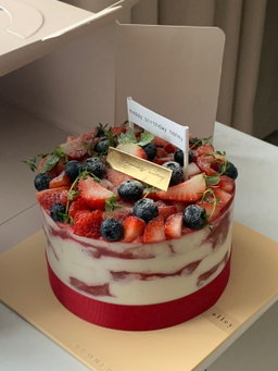 Three Berries Tiramisu Cake