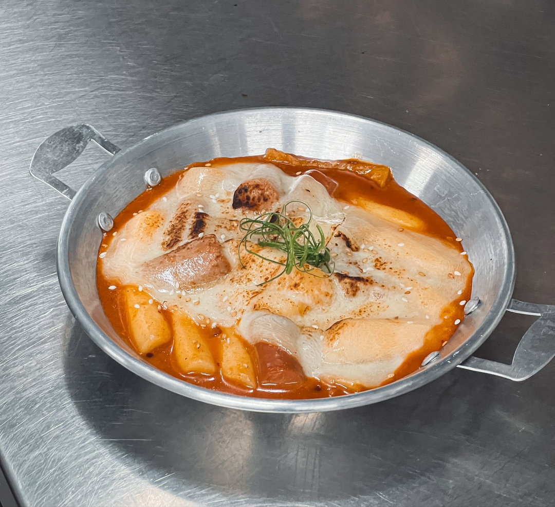 Rose Tteobbokki 로제 떡볶이 (โรเซ่ต็อกบ็อกกี้)