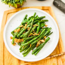 Stir-fried Garlic Green bean ผัดถั่วจีนกระเทียม 