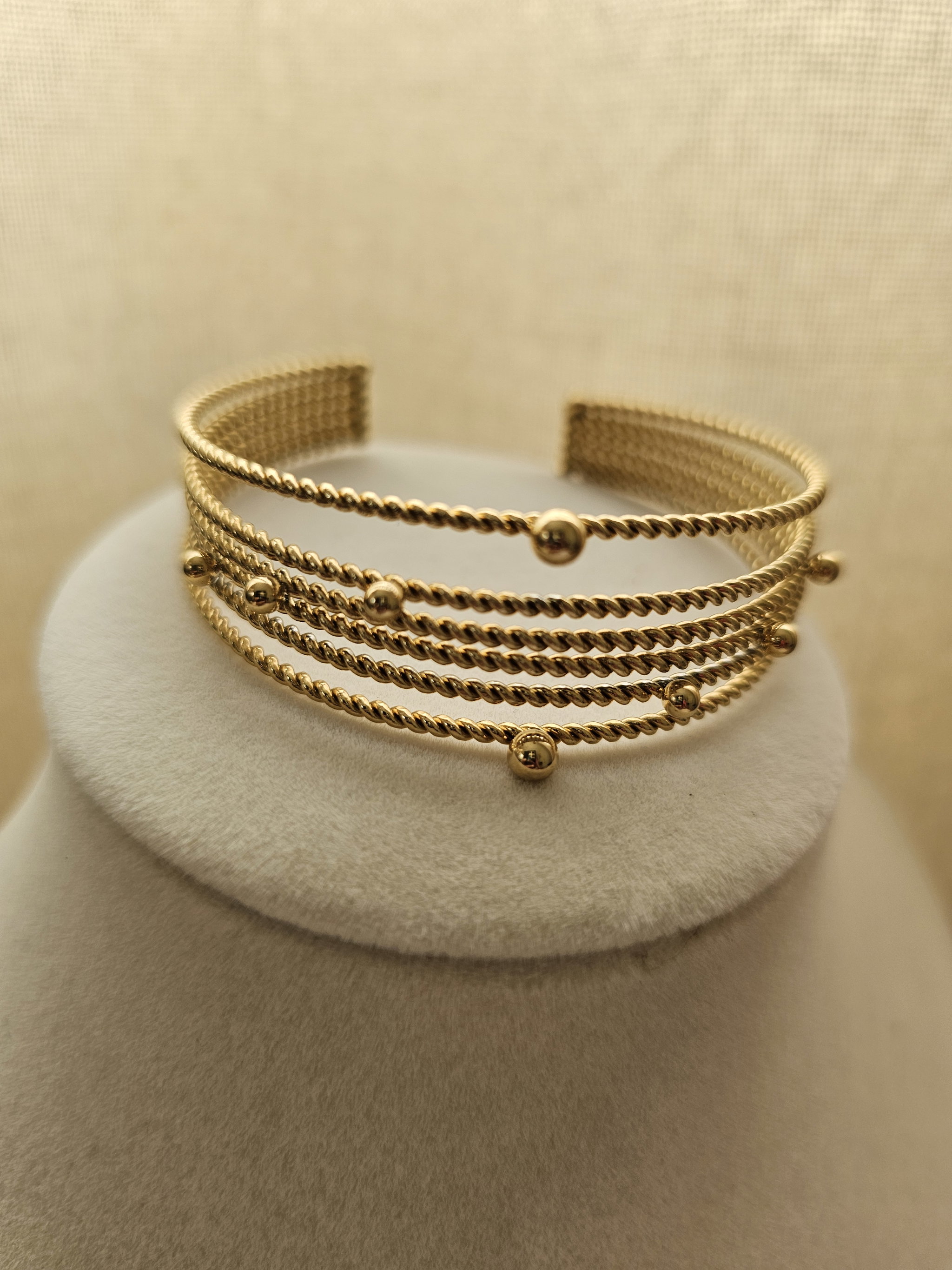 Open Ball Twist Cuff_1