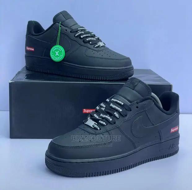 Nike airforce 1 supreme black