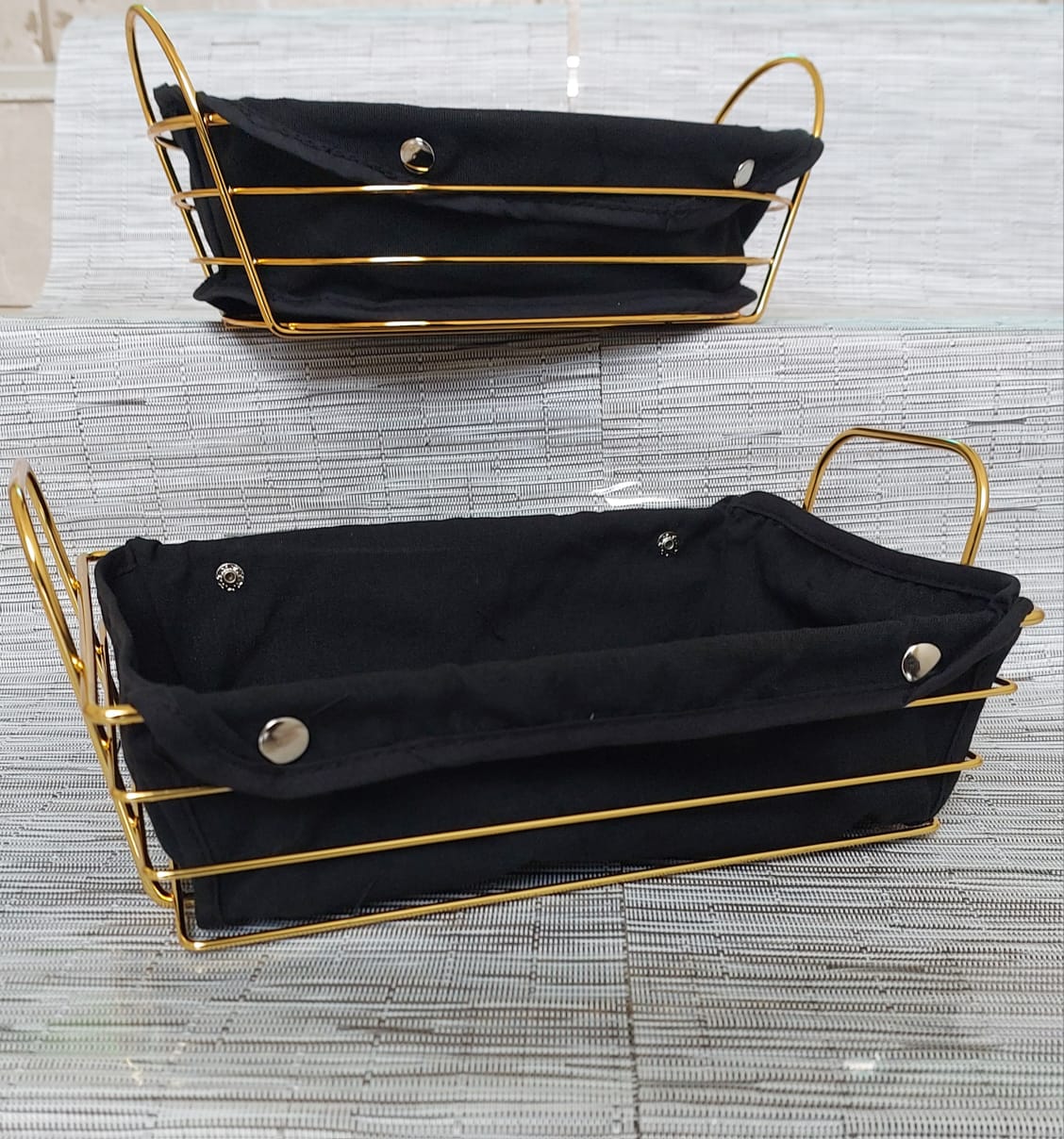 Gold frame black cloth /silver frame white cloth storage bread basket available in two shapes_2