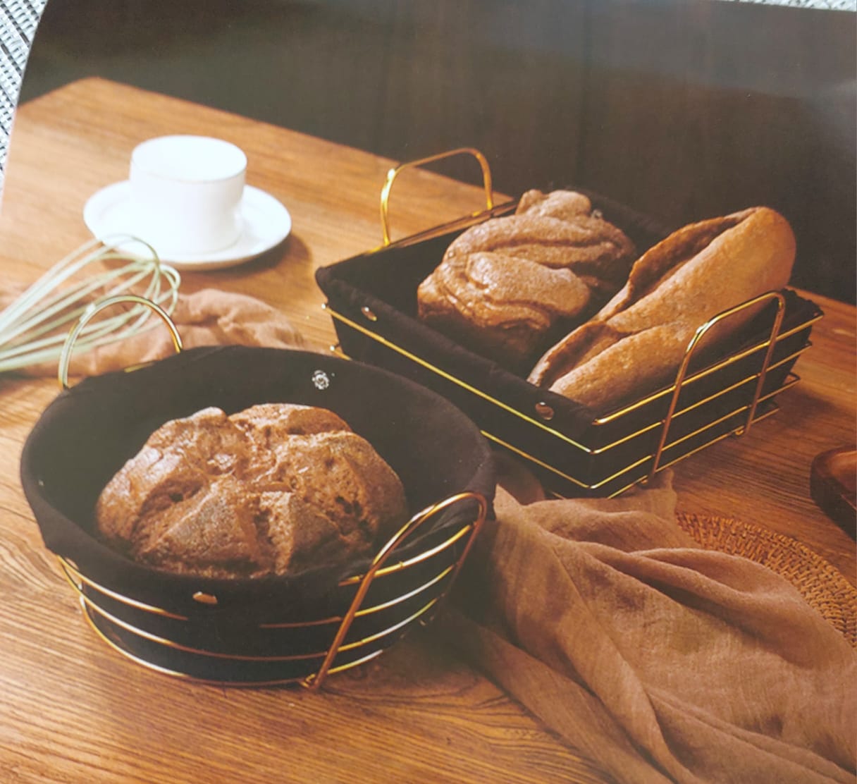 Gold frame black cloth /silver frame white cloth storage bread basket available in two shapes_3