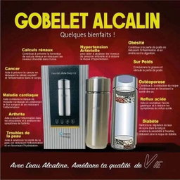 Le gobelet alcalin Longrich est assez spécial. Il transforme toute eau, acide ou neutre en une eau alcaline ionisée de pH 7,45 à 8 saine et potable.  Assure un approvisionnement en eau purifiée et un pH équilibré tout le temps grâce à l’élimination de l’excès Il élimine le chlore et les métaux nocifs Une enquête menée par l’OMS a révélé que près de 80% des maladies humaines sont dues à l’eau potable impure.  Boire de l’eau alcaline ionisée contribue au maintien de l’équilibre acide/basique dans notre corps. Le niveau d’alcalinité est en effet très important, car les recherches ont déjà prouvé que les bactéries et maladies ne peuvent pas survivre dans un état alcalin, mais qu’elles ont tendance à prospérer dans un environnement acide.