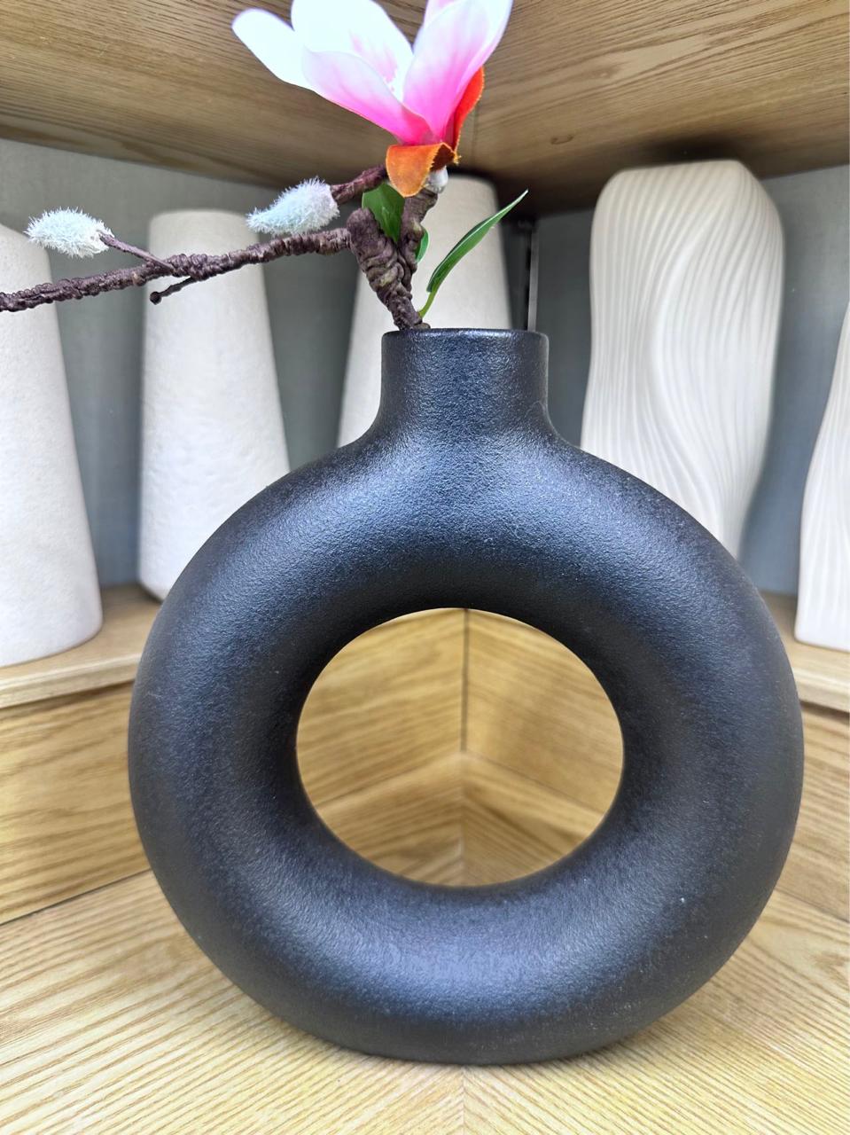 Vase Doughnut available _1