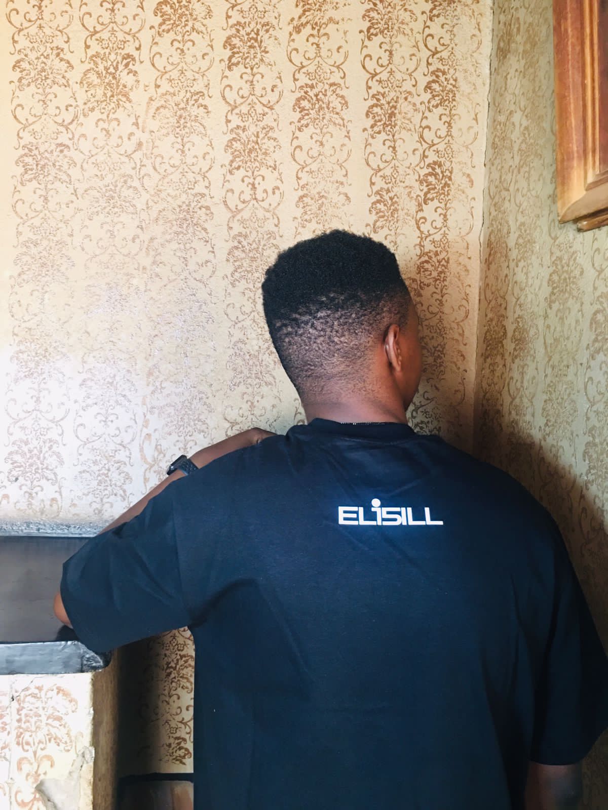 ELISILL STREETWEAR TEE_3