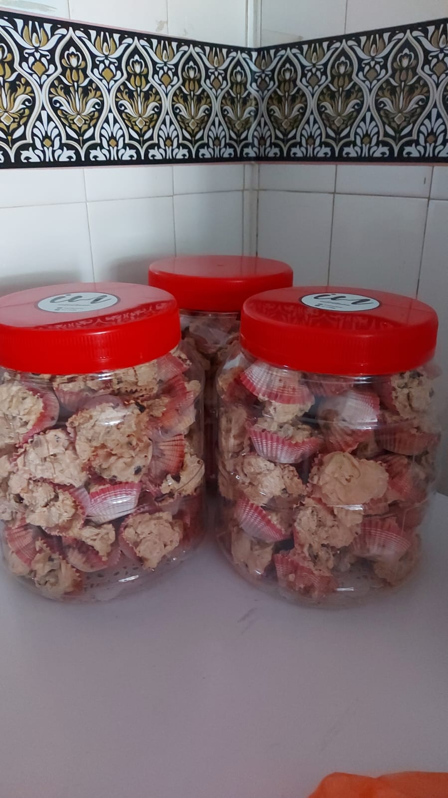 Signature Cornflakes Macaron (Meringue)_1