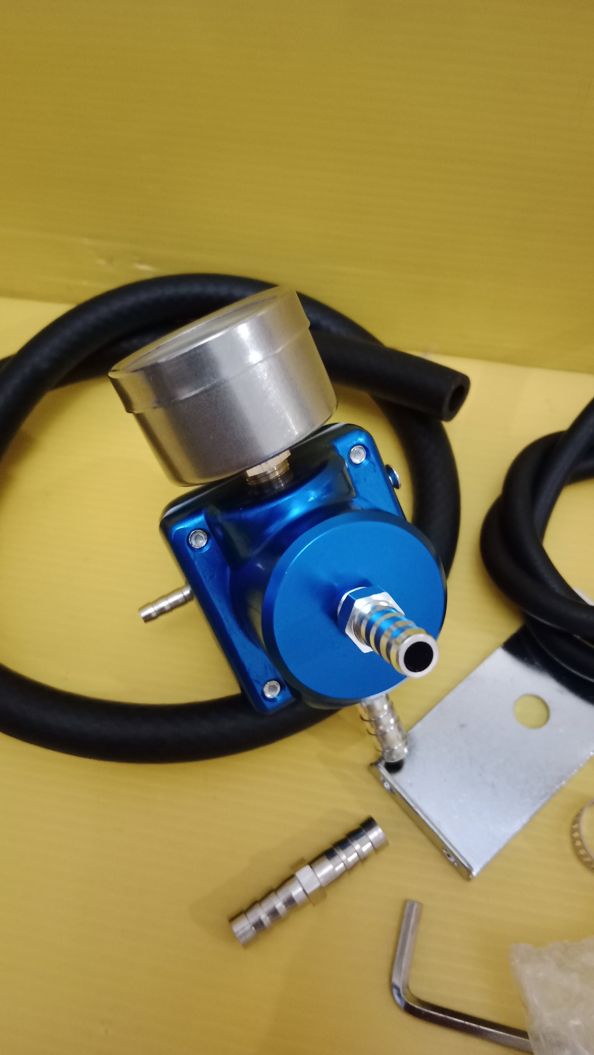 adjustable fuel presure regulator 0-140psi barang baru_12