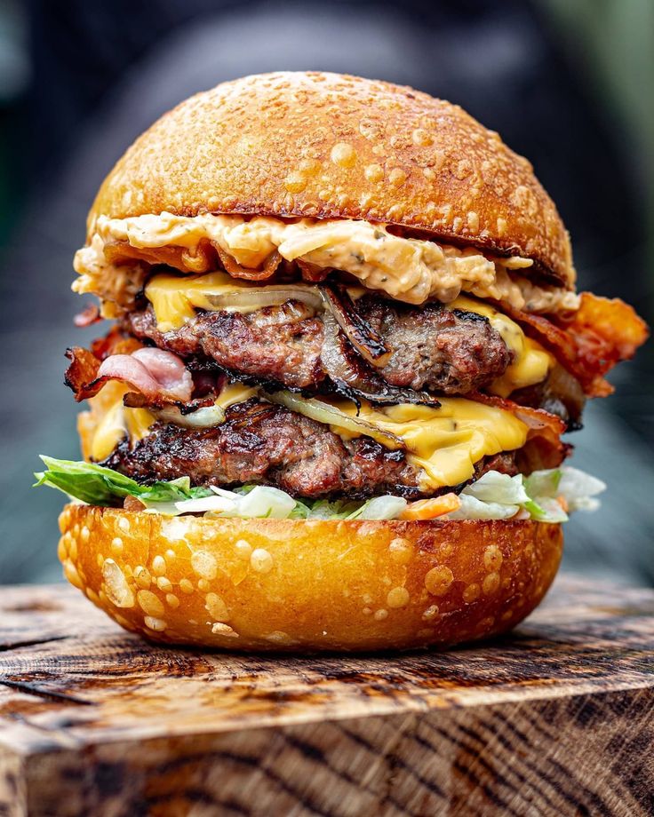 topless burger_0