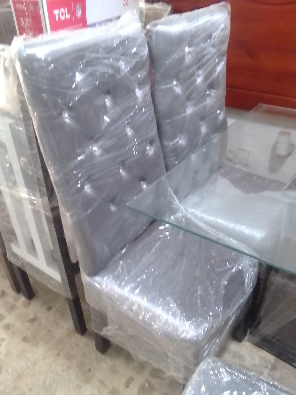 Comedor 4 sillas tapizadas_1