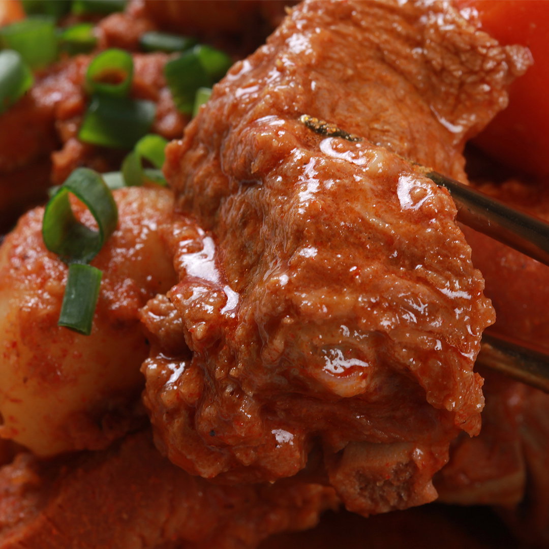Spicy braised pork galbi (1.5~1.6kg)