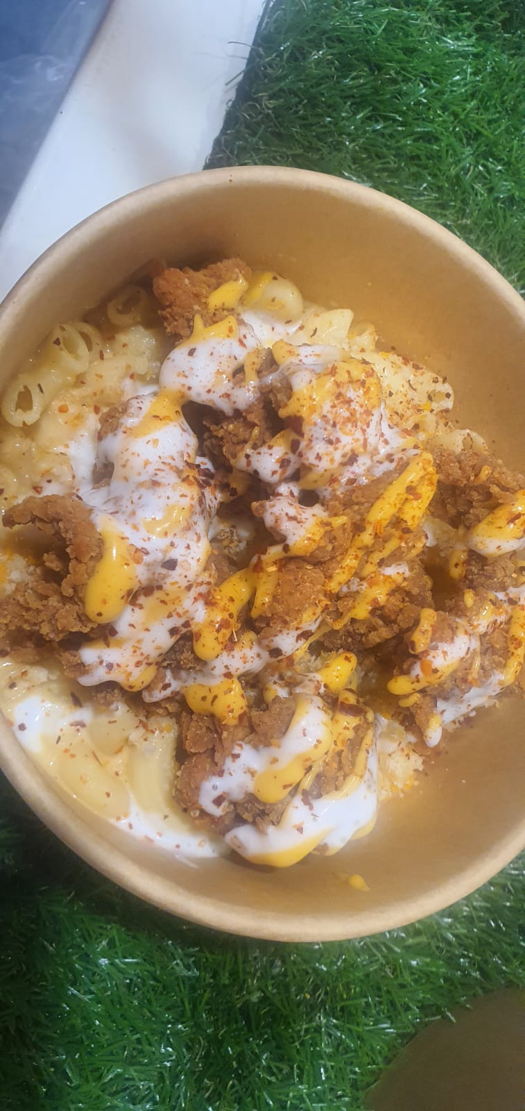 Mac & Cis Cheezy Chixs_0