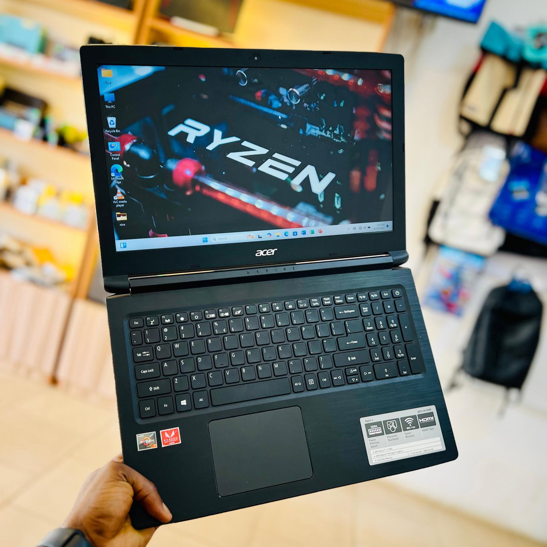 Acer Ryzen 7 2700u Gaming Laptop_0