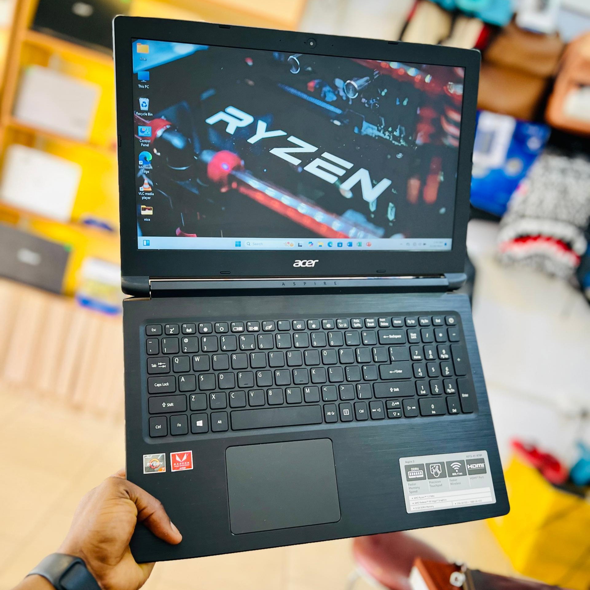 Acer Ryzen 7 2700u Gaming Laptop_2