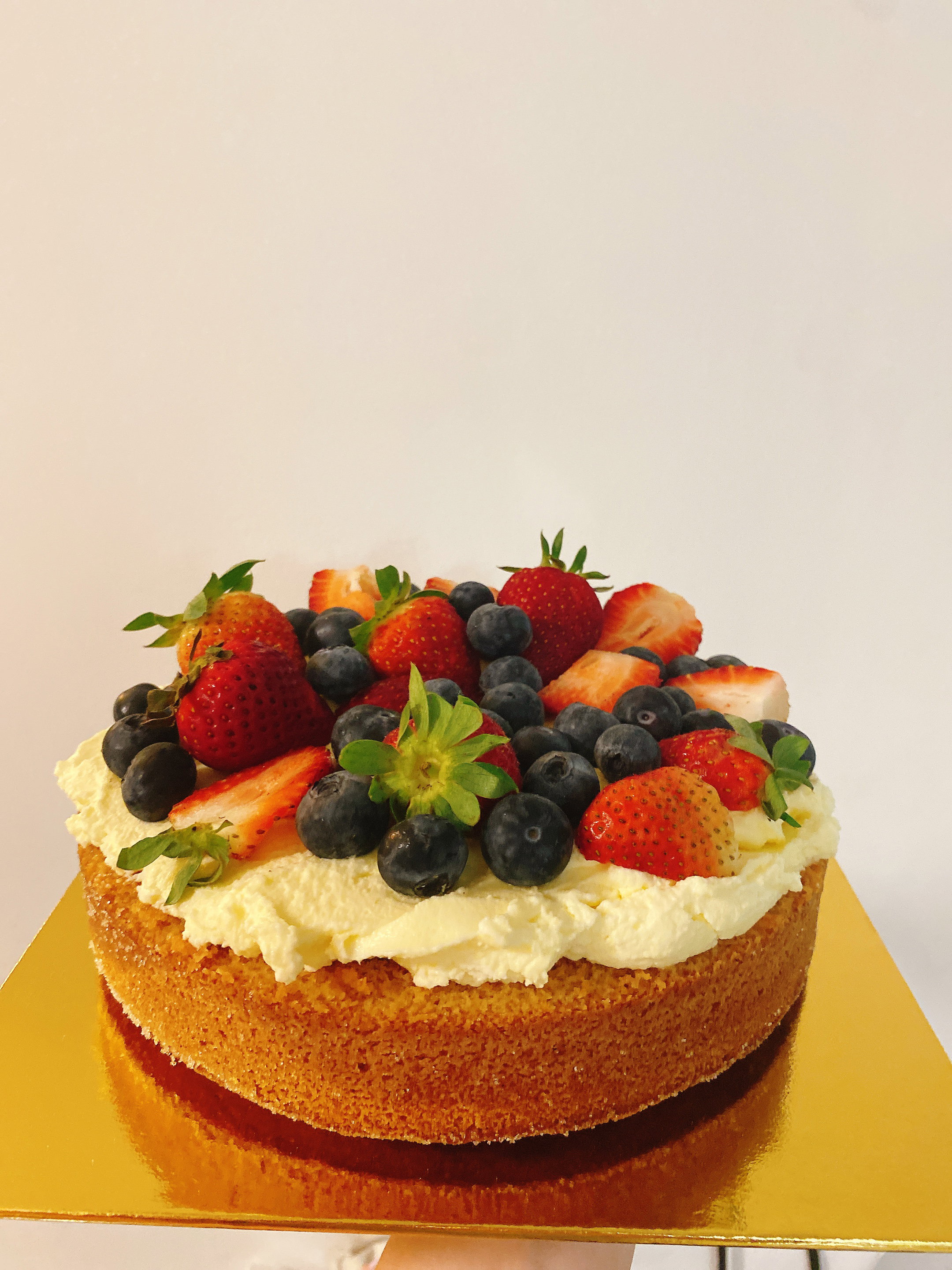 Berries and cream Cake_0