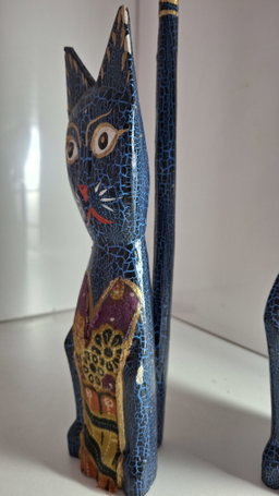 Gatos em Madeira 