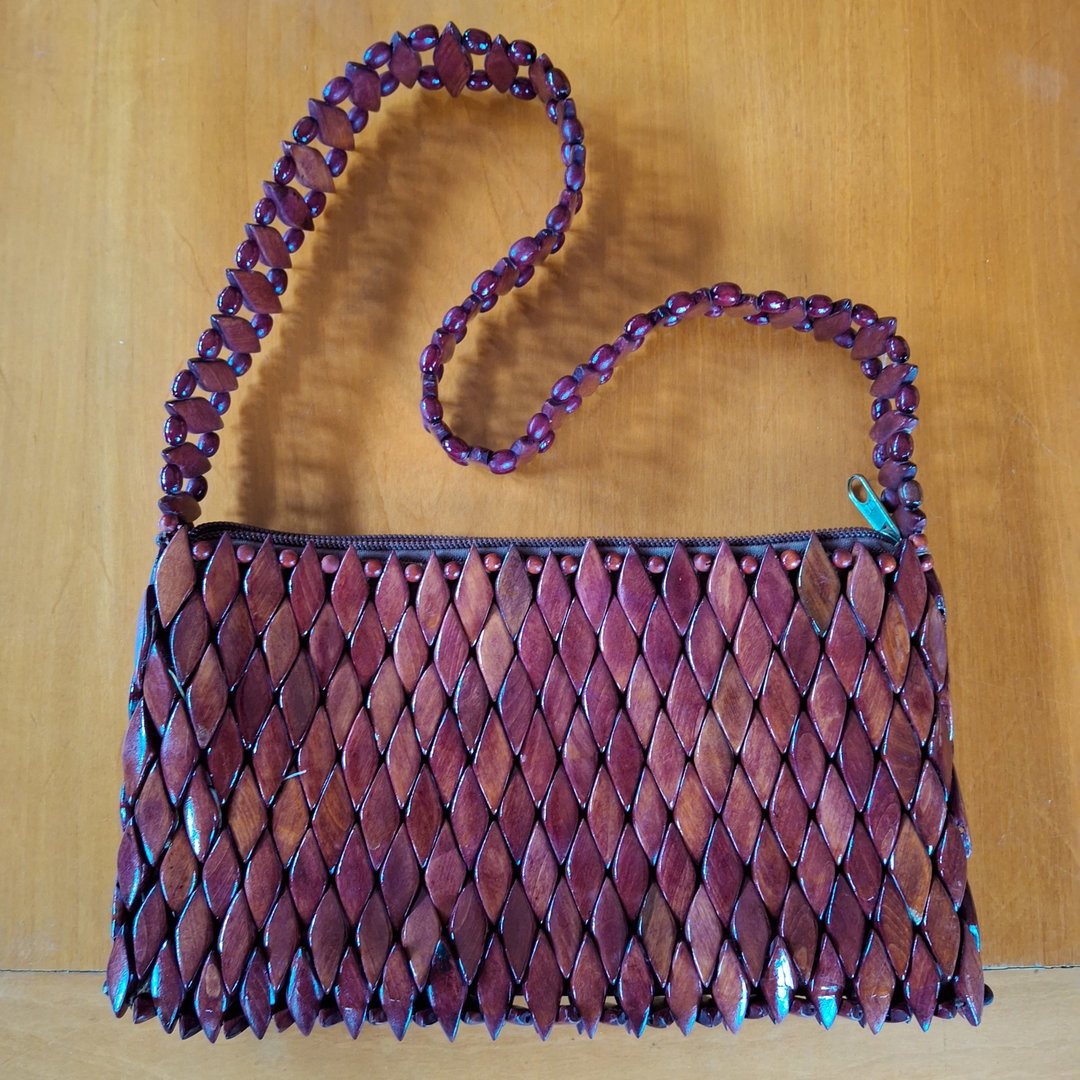 Bolsa Artesanal em Madeira
