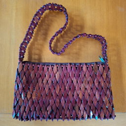 Bolsa Artesanal em Madeira