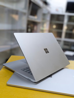 Laptops 