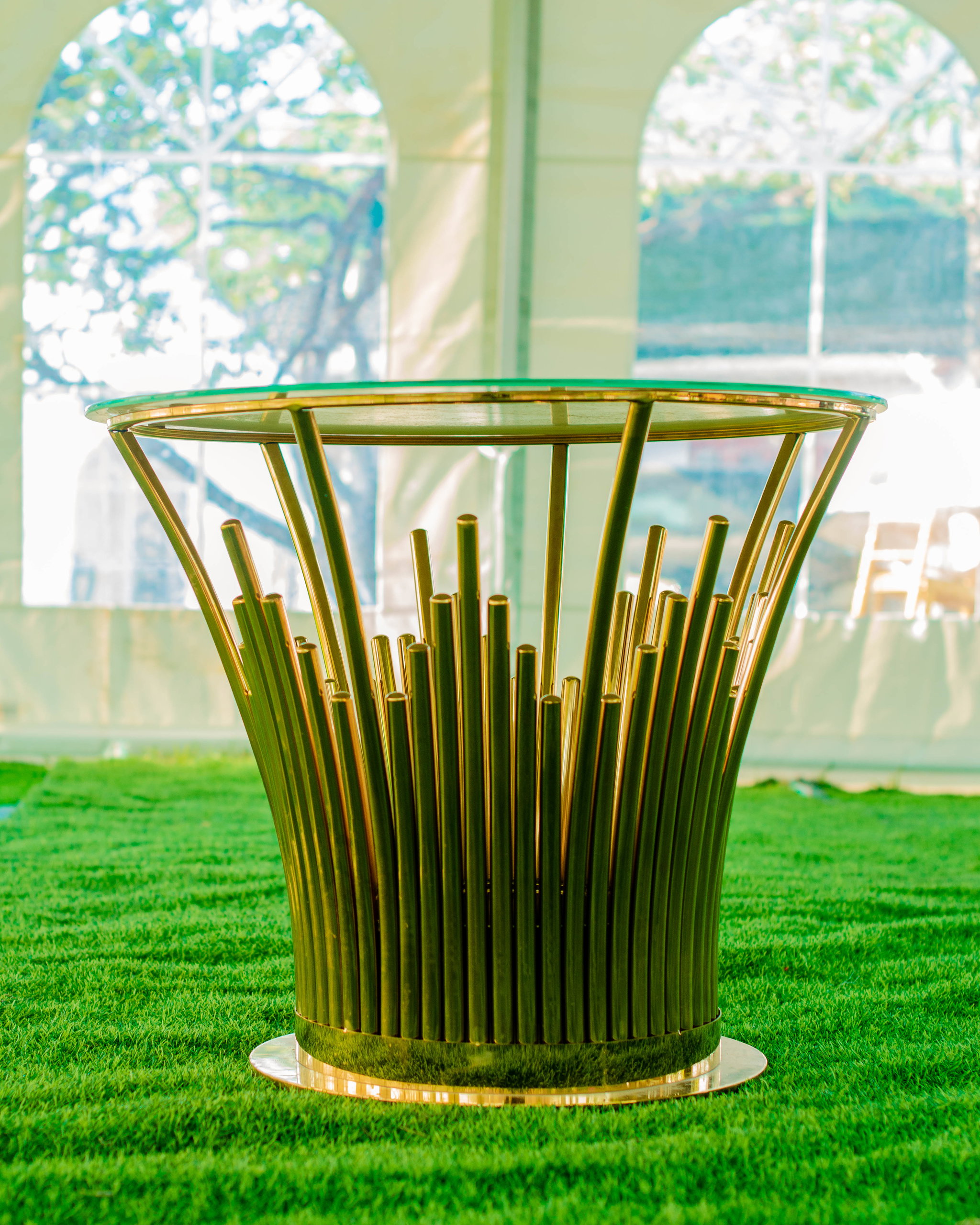 Golden cake table_0