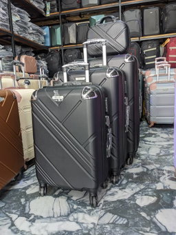 Traveluxe suitcases 