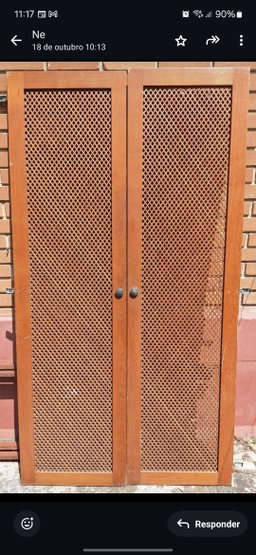 Porta de treliça em cerejeira