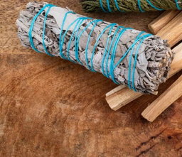 Encens, bougies et orgones 