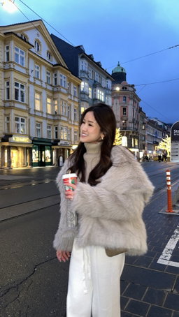 FUR COAT