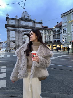 FUR COAT