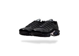 NIKE AIR MAX PLUS TN BLACK SUEDE SILVER 