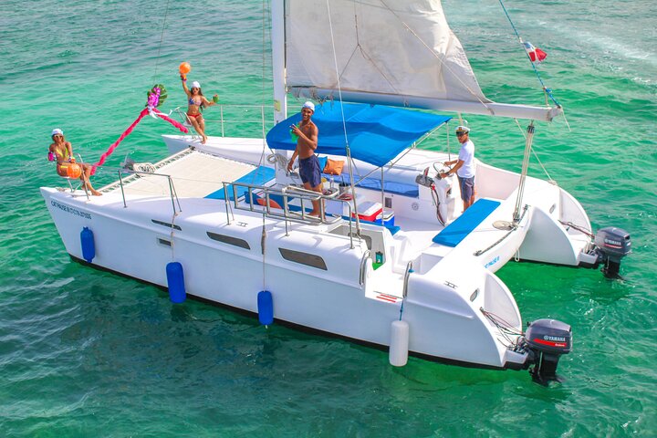 Private Catamaran 1-10 pax_0