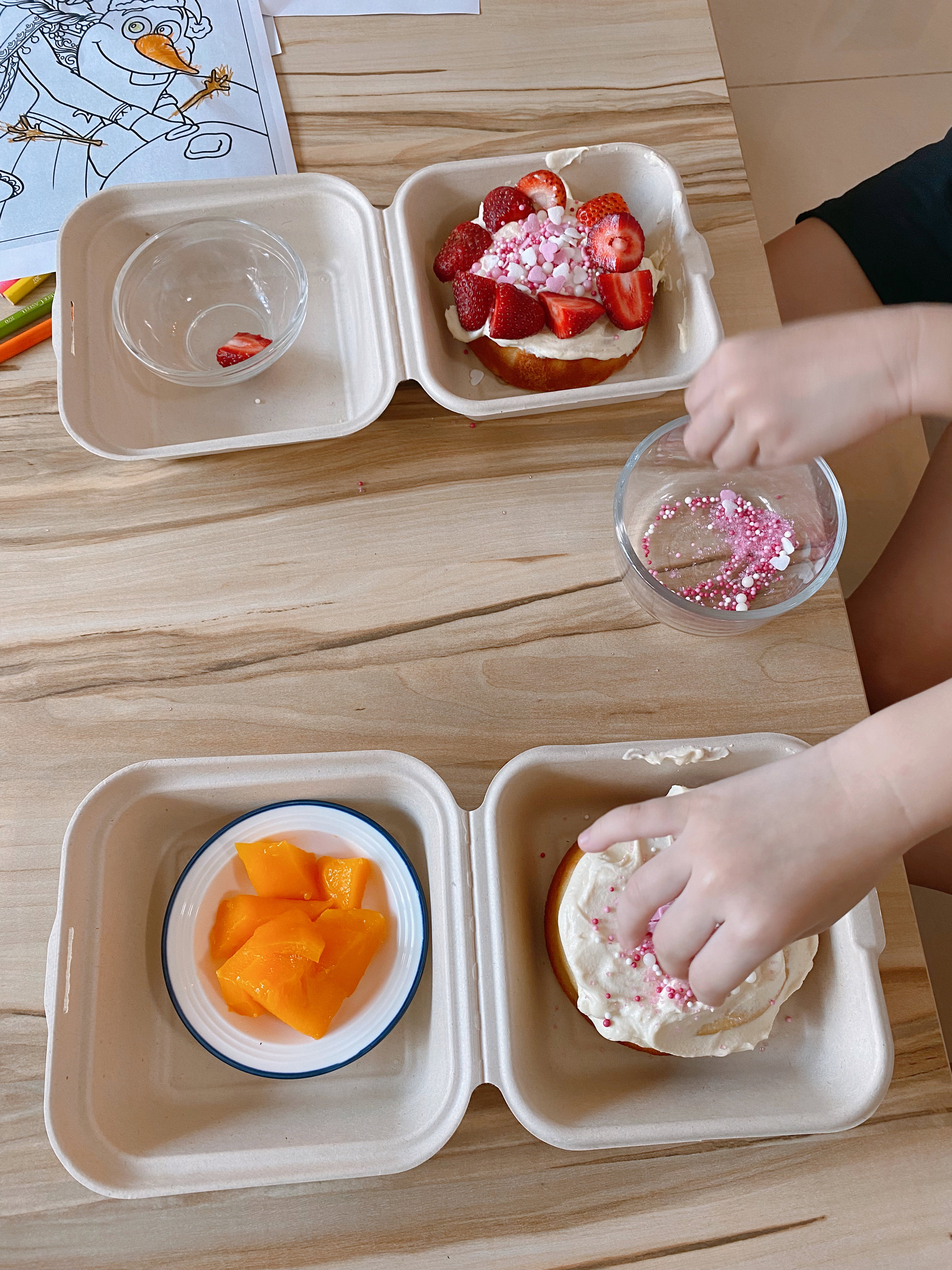 DIY Bento Cake with fresh cream, fruits and sprinkles_2