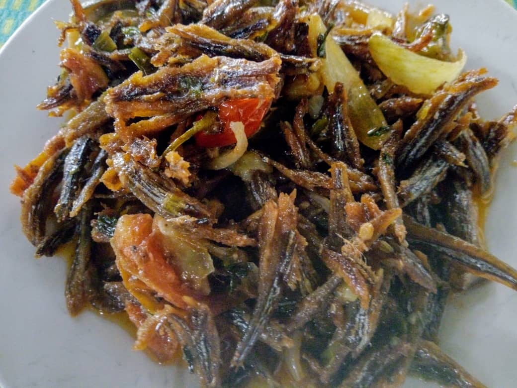 Ndakala à la sauce blanche 