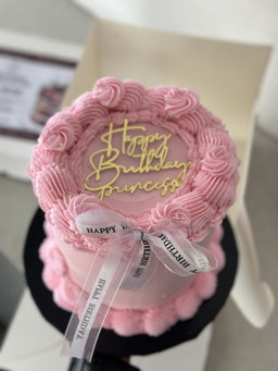 6 inches 3 Layers Buttercream cake  