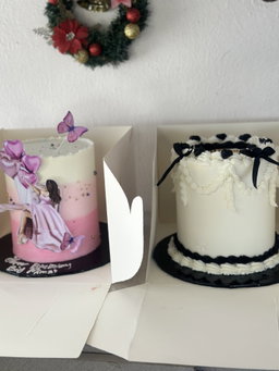 6 inches 3 Layers Buttercream cake  