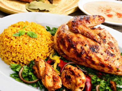 وجبة فراخ (ربع فرخة + أرز + خضار + شوربة لسان عصفور + عيش + سلطة)