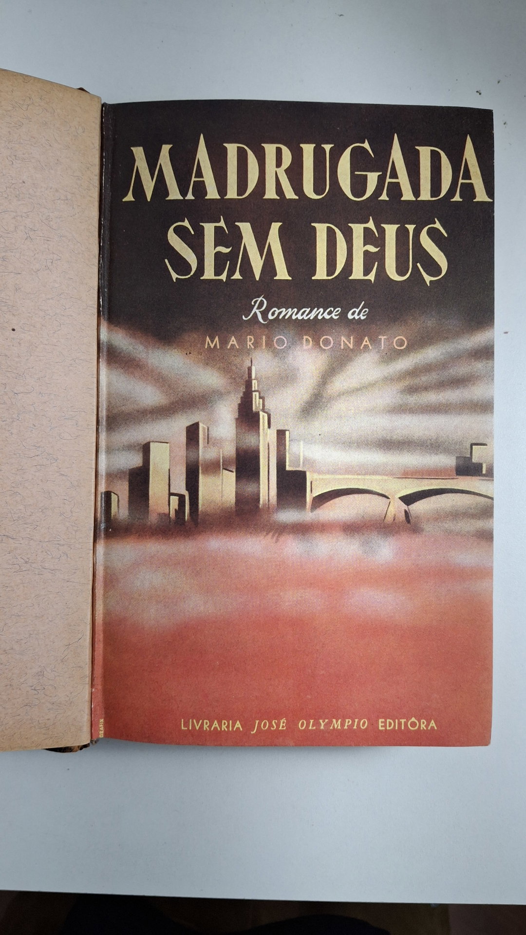 Livro Madrugada Sem Deus